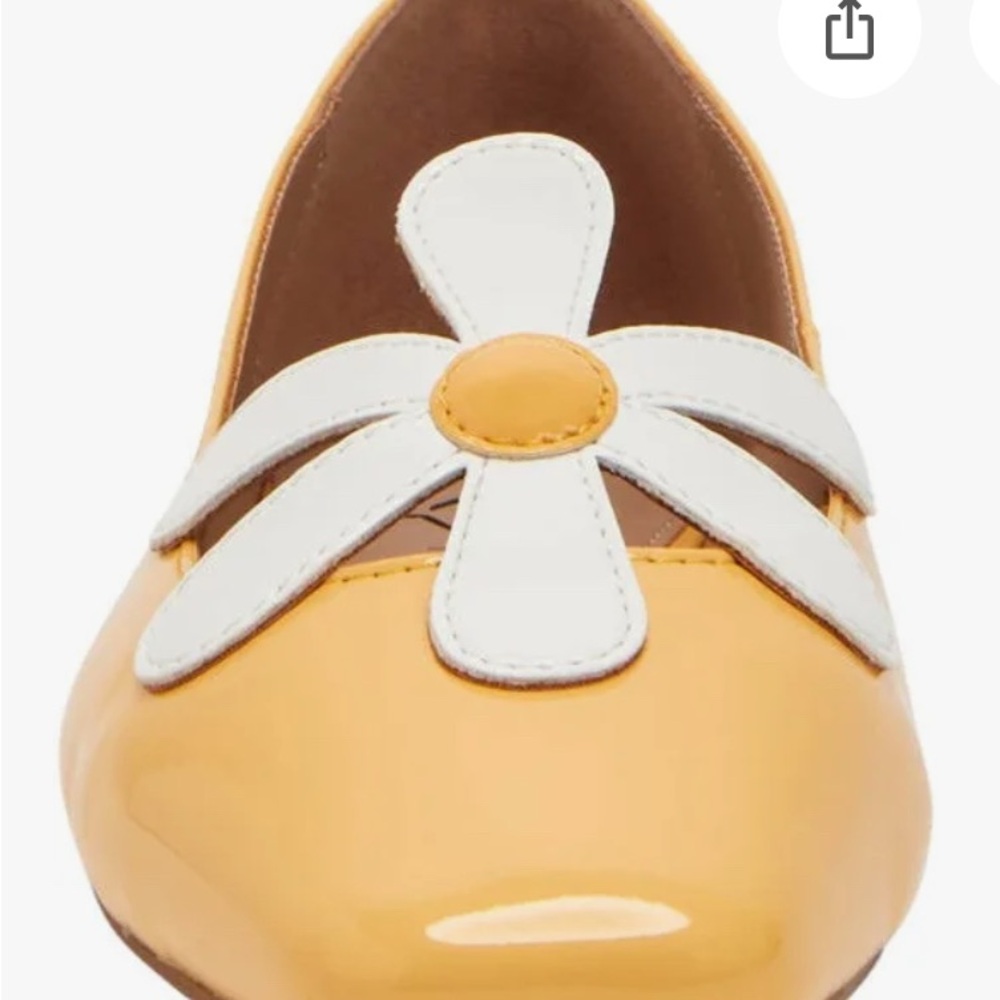 Katy Perry Daisy Flats. New in box.